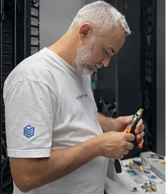Equipe System Frame em infraestrutura e instalação