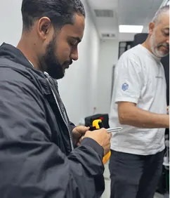 Equipe System Frame em infraestrutura e instalação
