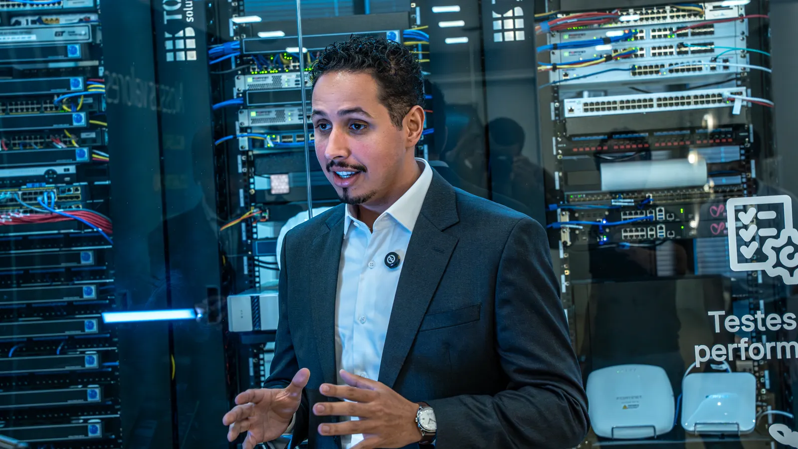 System Frame em operação e Field Service