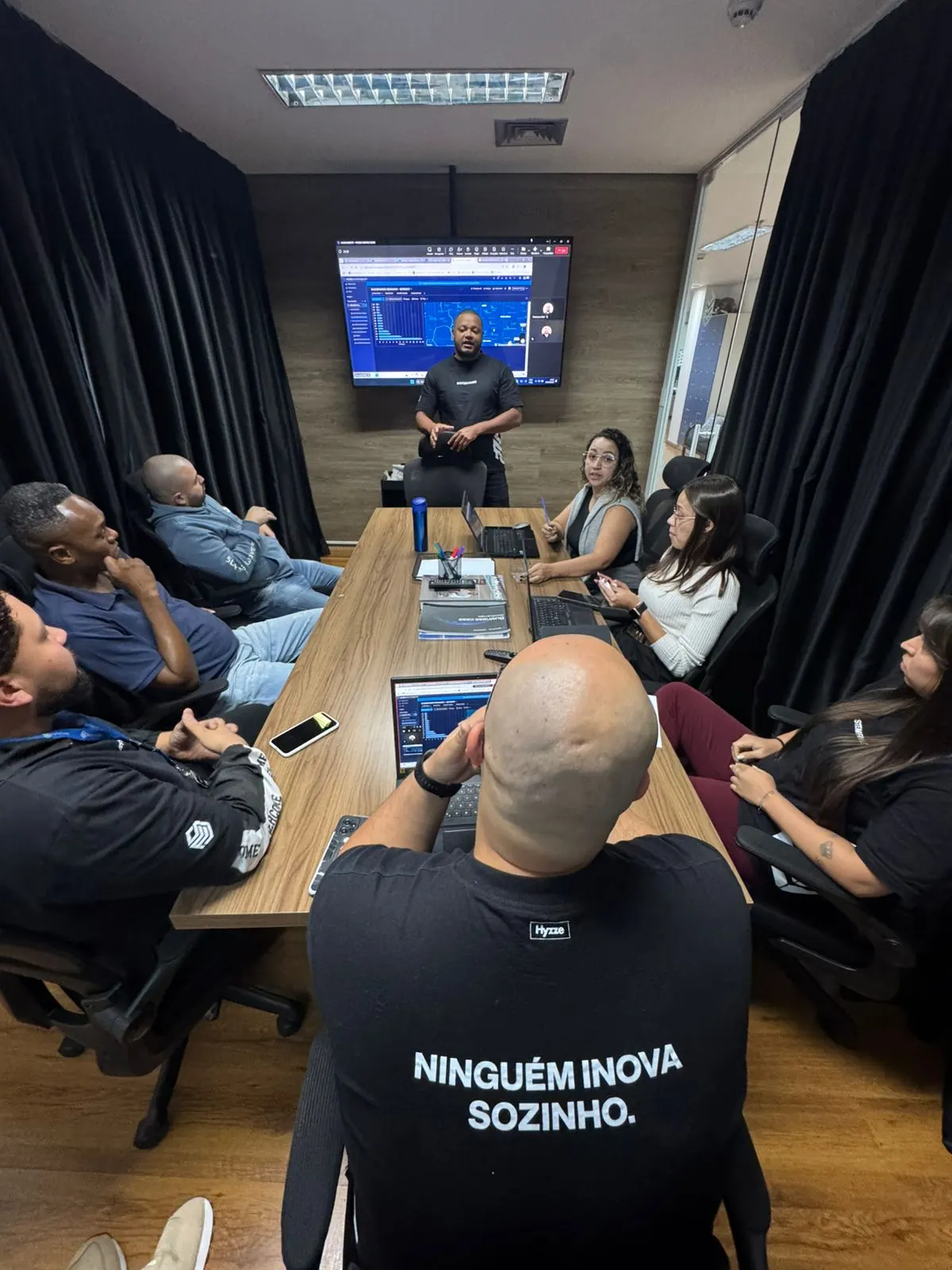 System Frame em operação e Field Service